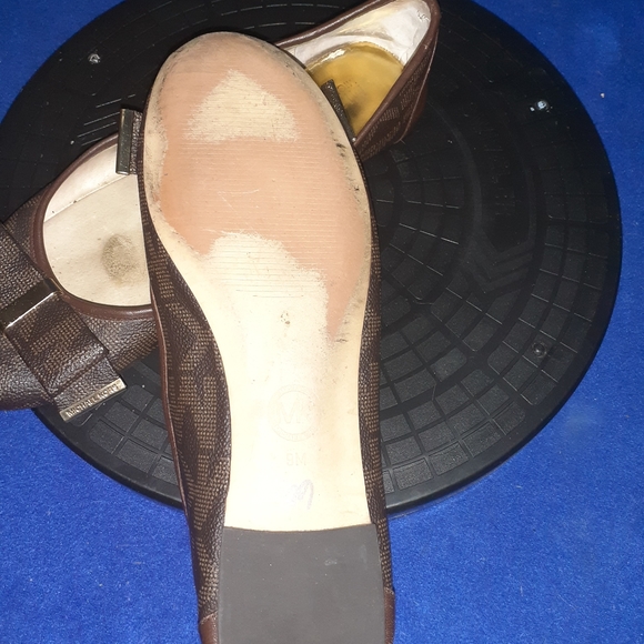 Michael Kors BalletSlip-On Flats With Signature Gold Tone Bow, Sz. 9M-US - Picture 8 of 9